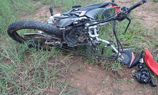 Adolescente de 17 anos morre em colisão frontal com caminhonete na SE-240, em Carira