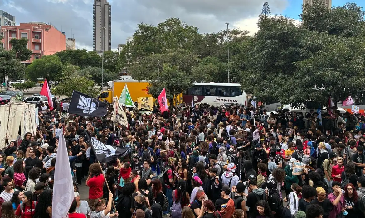 Estudantes fazem ato em São Paulo e criticam políticas educacionais do governo estadual 1 ato_da_usp