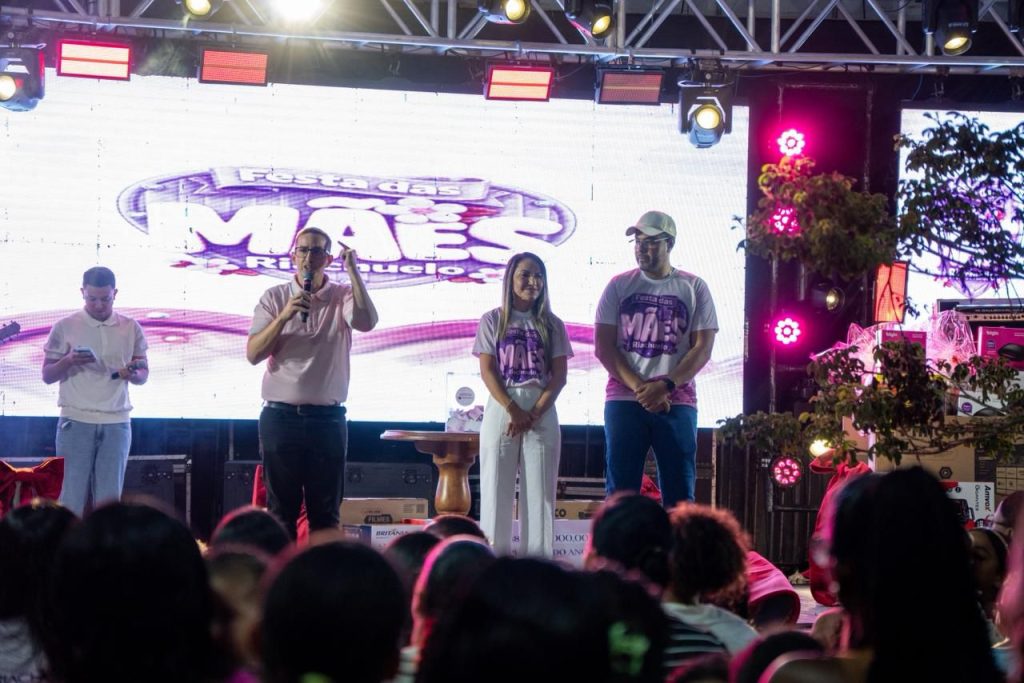 Festa das Mães reúne milhares de pessoas em grande celebração promovida pela Prefeitura de Riachuelo