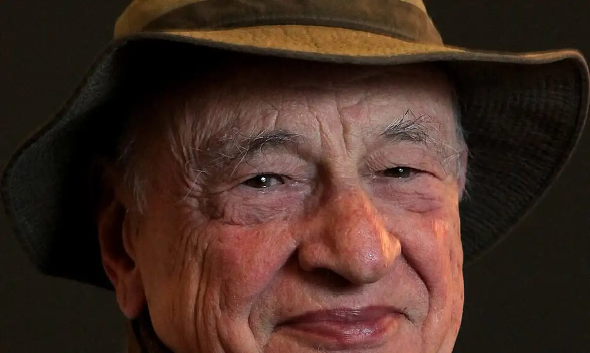 edgar_morin_2011_cropped