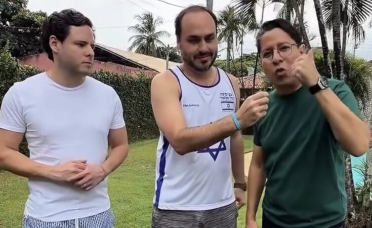 Carlos Bolsonaro grava depoimento de apoio ao PL de Sergipe