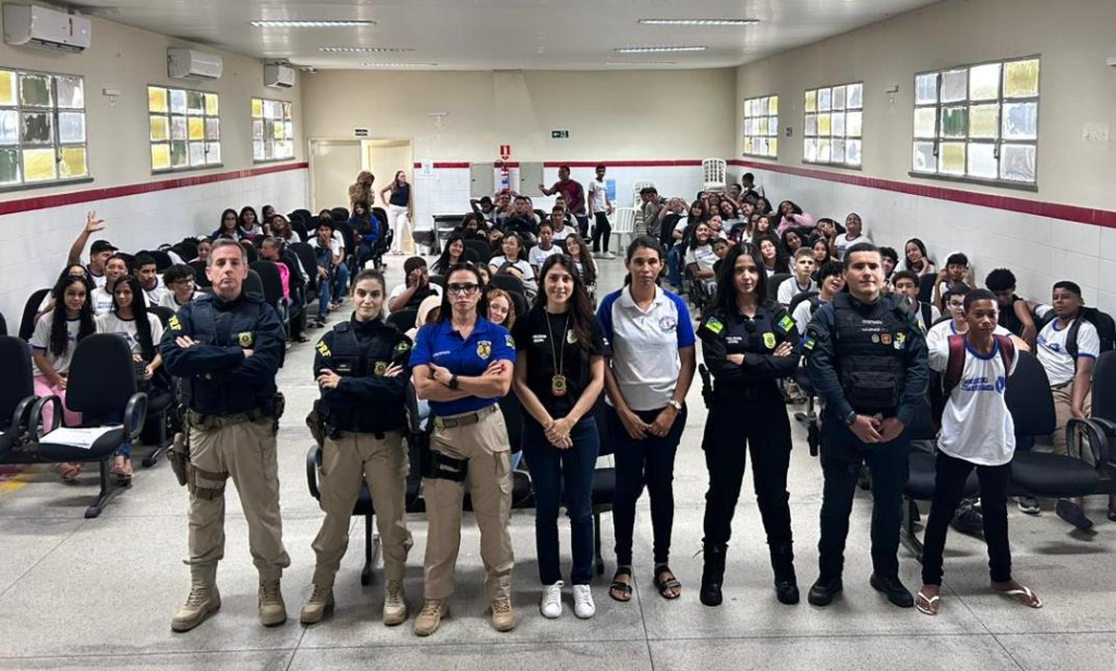 Operação Caminhos Seguros leva palestras a 300 estudantes em Sergipe