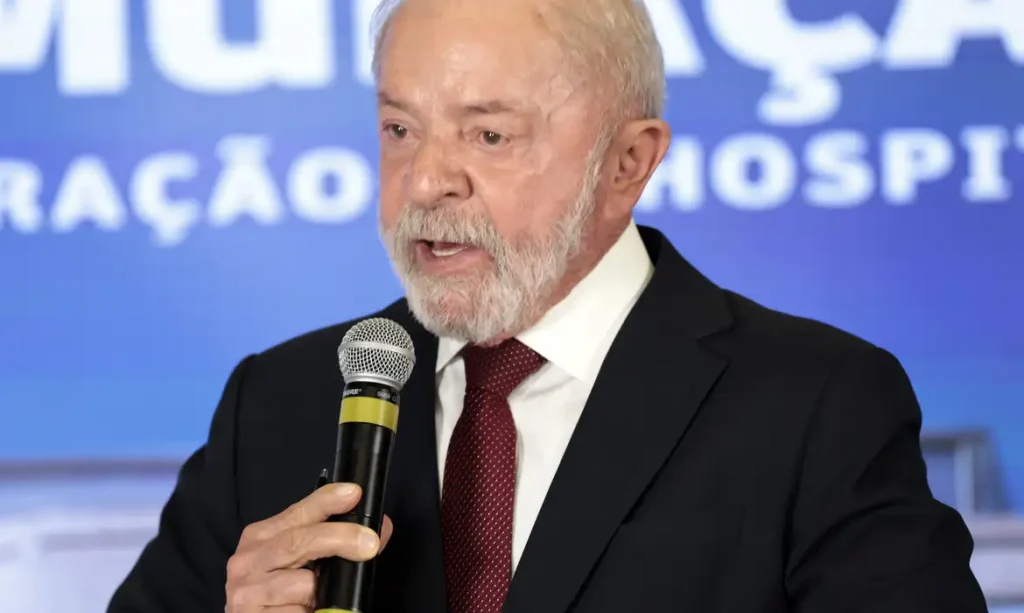 Lula assina MP que elimina imposto de 20% sobre compras internacionais de até US$ 50