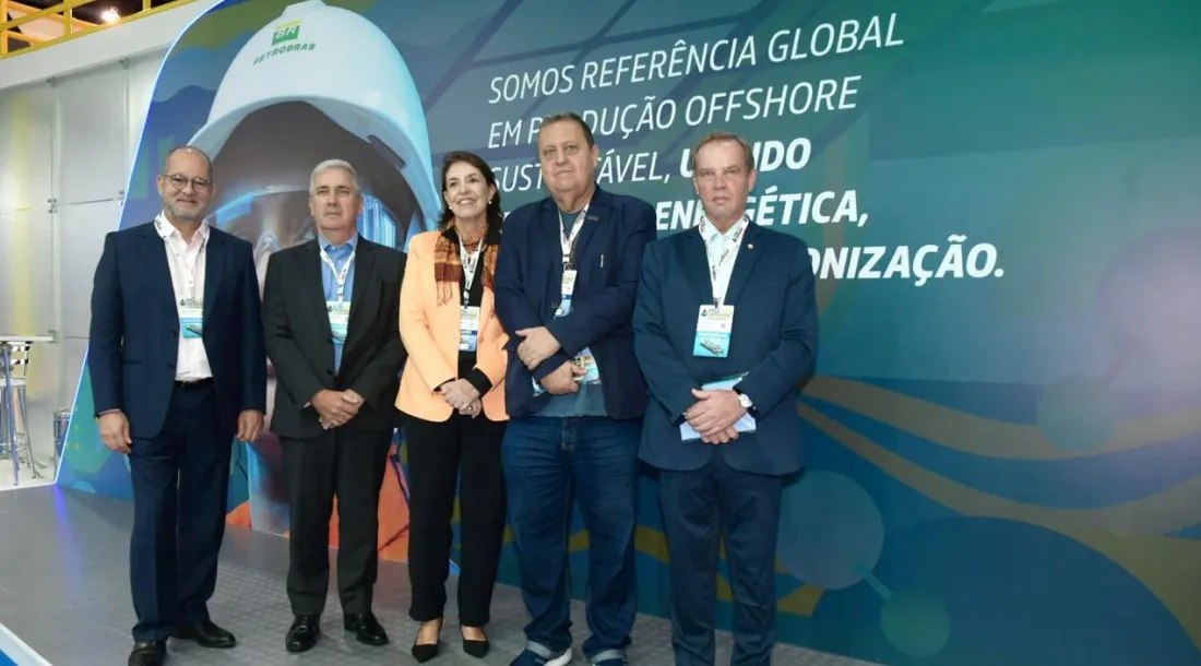 slide_644cca0a69da0a9e51d510ccc79ce269