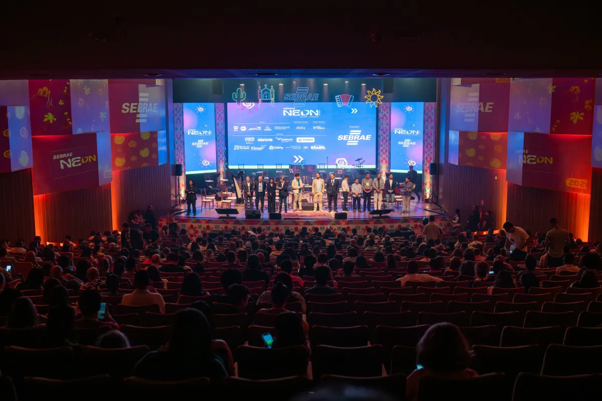 Consórcio Nordeste e Sebrae firmam acordo para acelerar startups com foco em sustentabilidade e impacto social 2 11062026-Abertura-do-SEBRAE-NEON-EF-7.jpg-Copia-scaled-1