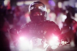 Polícia Militar de Sergipe leva homem à delegacia por embriaguez e desacato durante evento em Aracaju