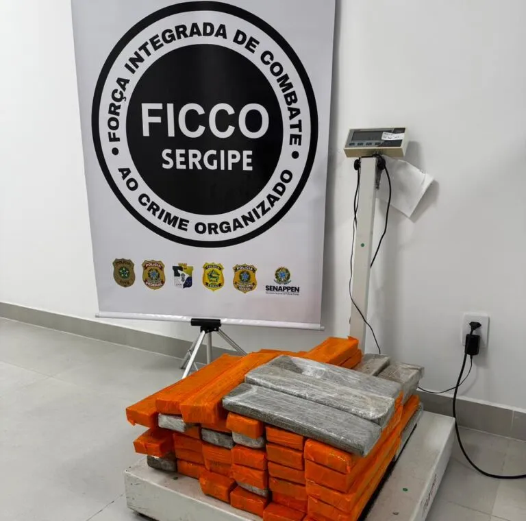 FICCO/SE prende homem e apreende cerca de 52 kg de maconha em Aracaju