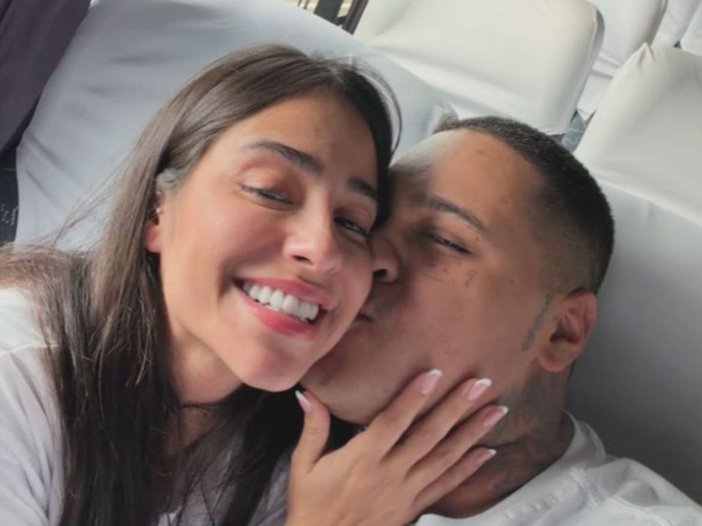 MC Ryan pede Giovanna Roque em casamento em surpresa no Dia dos Namorados