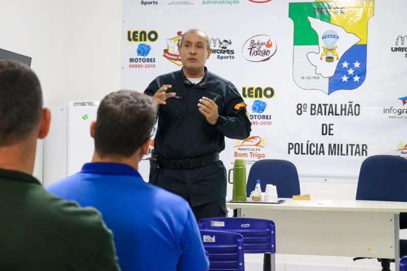 Comando do 8º BPM se reúne com comerciantes do Siqueira Campos para debater ações de segurança pública