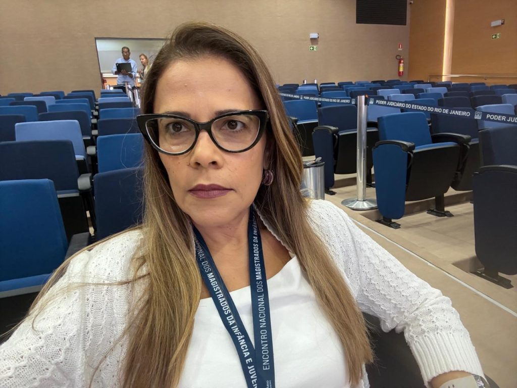 Adoção internacional oferece nova oportunidade familiar a crianças brasileiras quando não há pretendentes no país