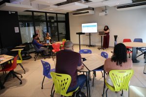 Emoções podem influir na forma como migrantes usam diferentes idiomas