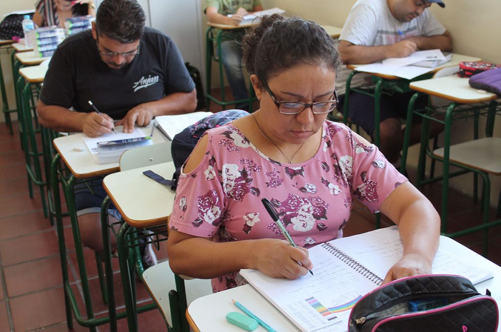 Sergipe reduz analfabetismo, mas segue entre os estados com maiores índices do país