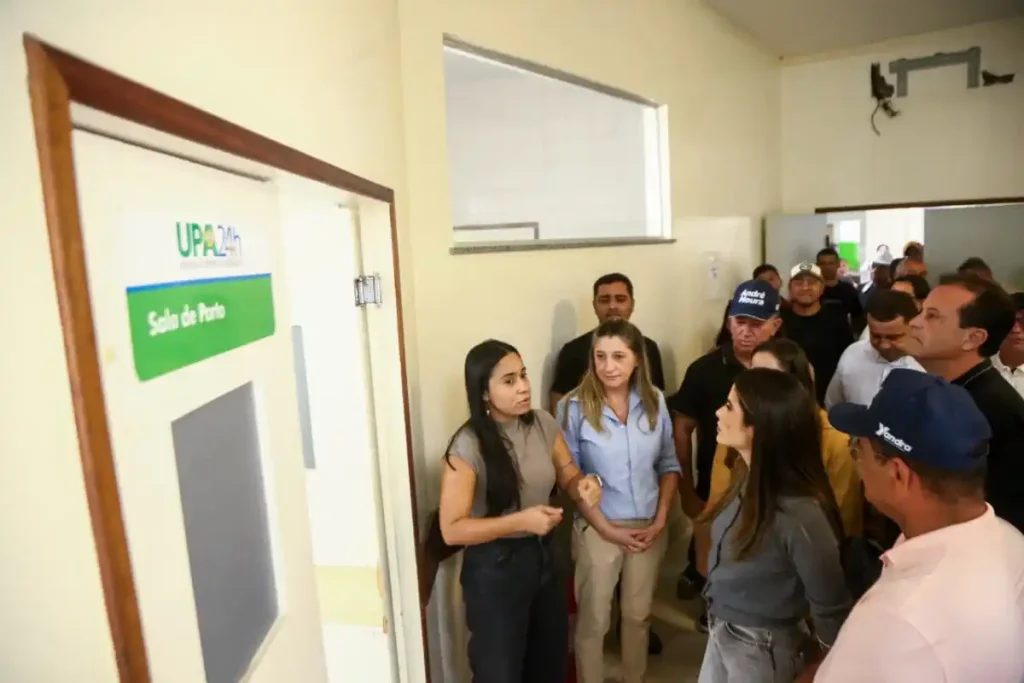 Yandra Moura assina ordem de serviço para reforma da UPA Zulmira Soares em Poço Redondo