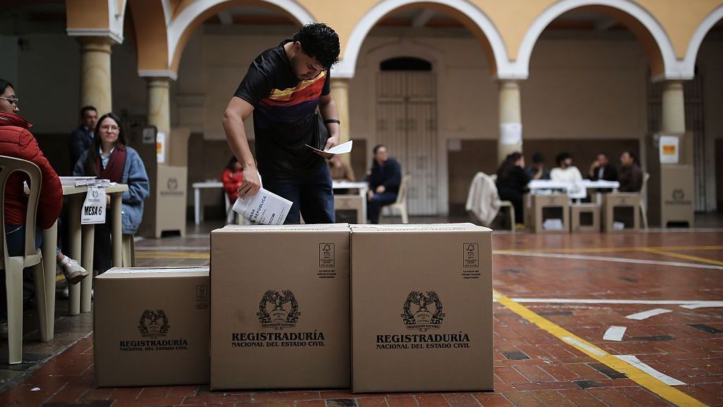 Analista explica por que latino-americanos trocam governos de esquerda e direita