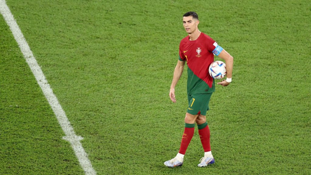 Aos 41 anos, Ronaldo entra em campo pela 6ª Copa do Mundo