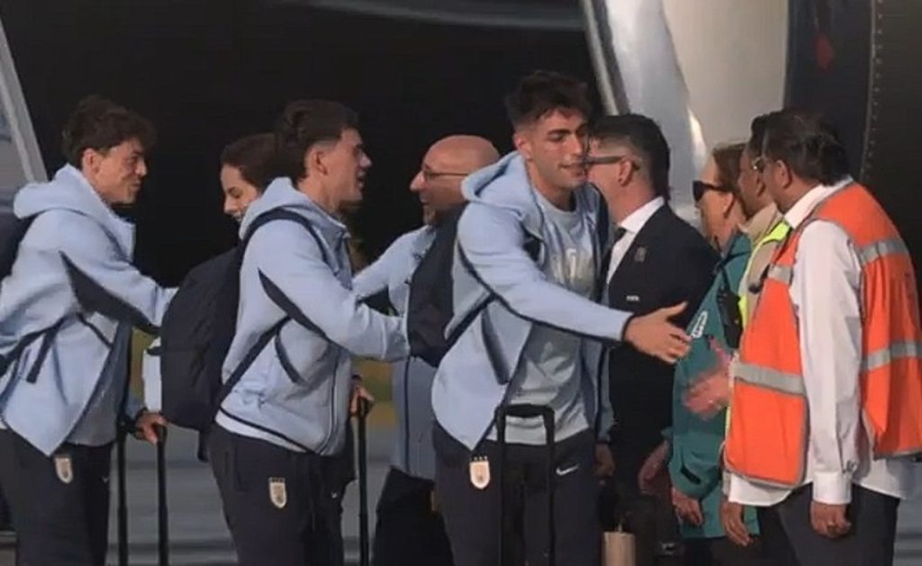 Bielsa causa lesão em Arrascaeta e Flamengo cobra responsabilidade