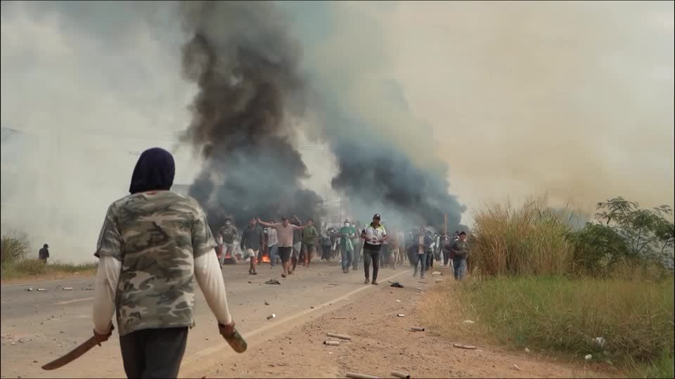 Bolívia mobiliza tropas após 50 dias de bloqueios que paralisam economia