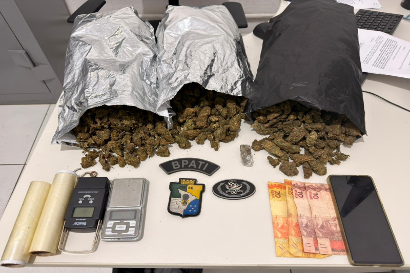 BPati prende suspeito de tráfico com 2,4 kg de maconha em Capela