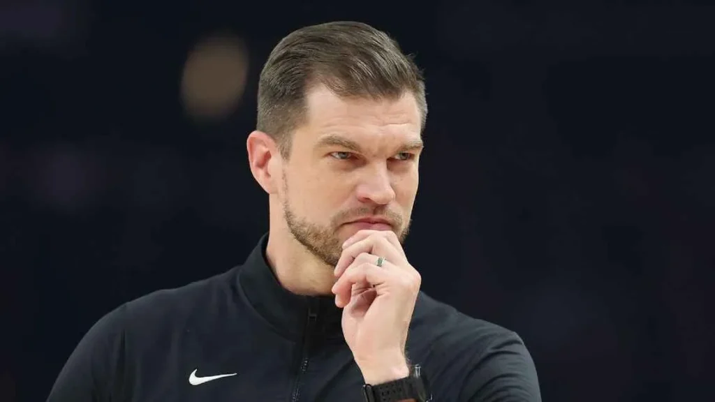 Brasileiro vira técnico do Chicago Bulls e faz história na NBA