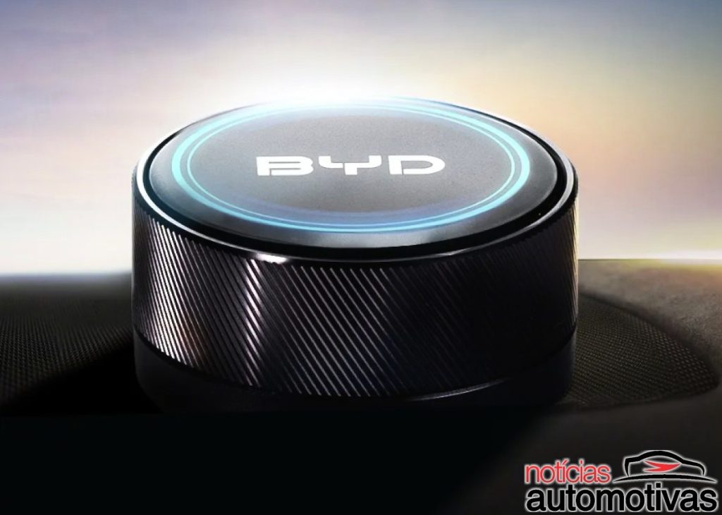 BYD lança botões magnéticos Bluetooth para substituir telas em carros elétricos