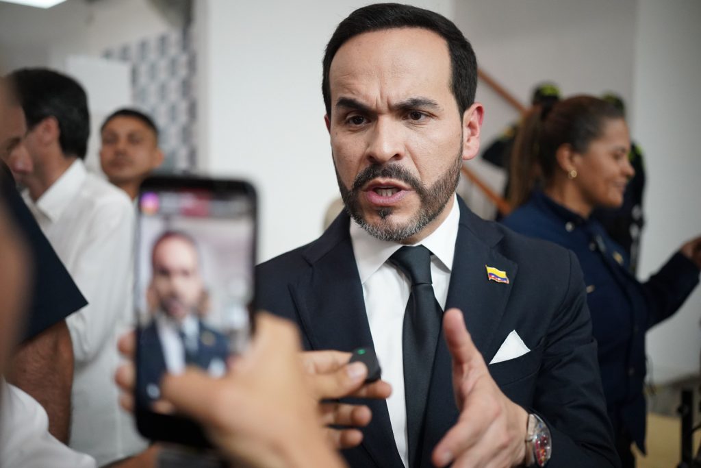 Colômbia vai às urnas neste domingo para definir novo presidente