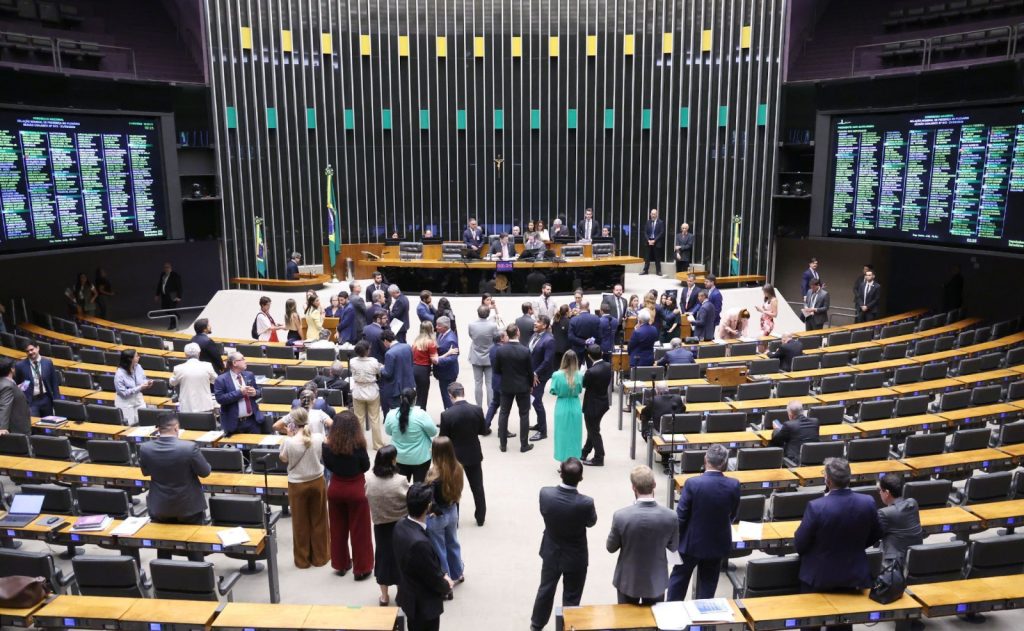Congresso analisa 65 vetos de Lula em sessão conjunta nesta quarta