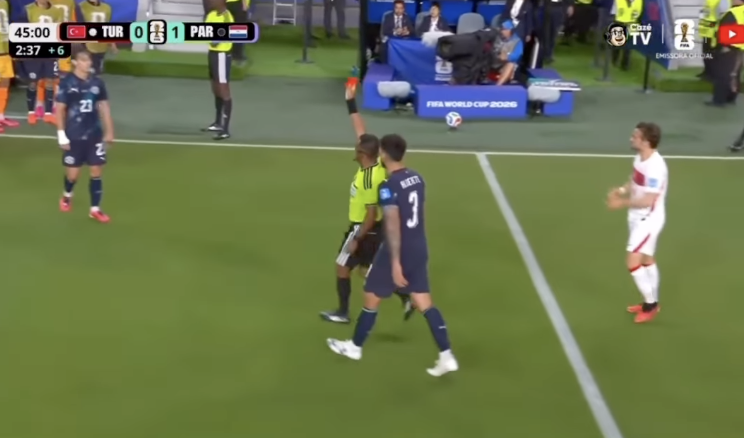 Copa 2026: Lei Vini Jr. é aplicada pela 1ª vez e expulsa jogador do Paraguai