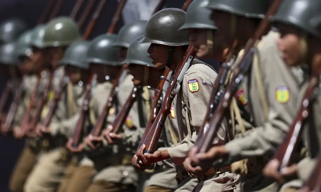 Exército mantém patrulha nas fronteiras apesar de bloqueio orçamentário