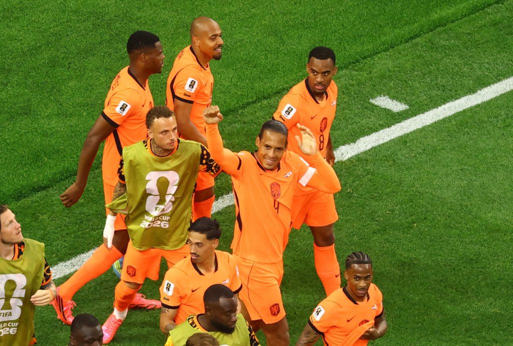 Ex-jogador compara Van Dijk a ‘Boeing 747’ após empate da Holanda