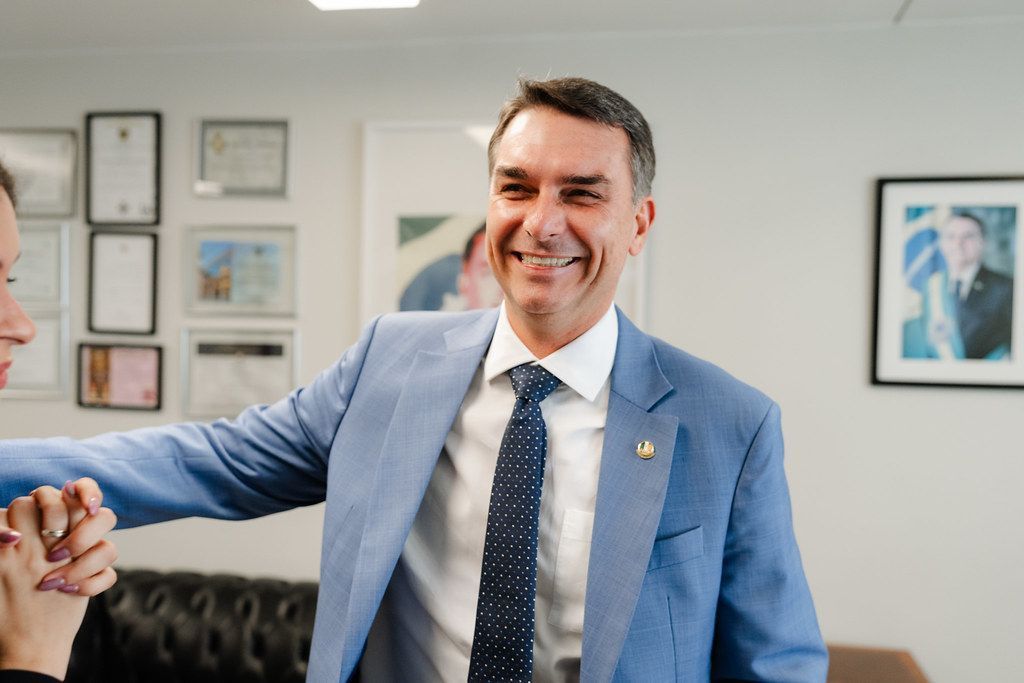 Flávio Bolsonaro lança pacote ‘Brasil sem Medo’ contra facções em SP