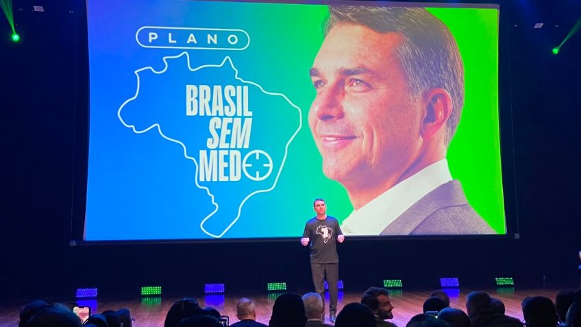 Flávio Bolsonaro lança plano com 12 medidas contra crime organizado no Brasil