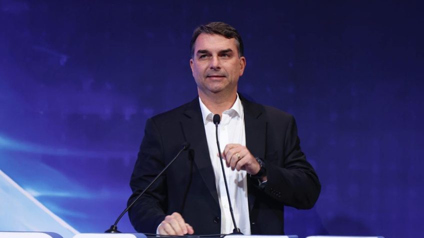 fl-vio-bolsonaro-pede-voz-em-audi-ncia-nos-eua-contra-tarifa-20260623