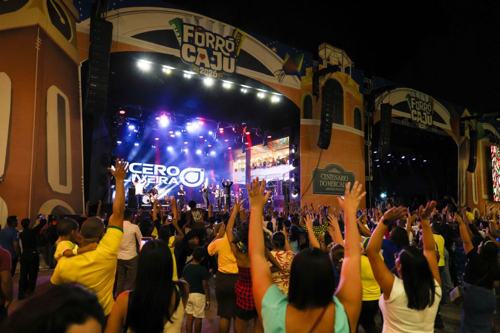 Forró Caju inicia com noite de música gospel e católica na Praça dos Mercados