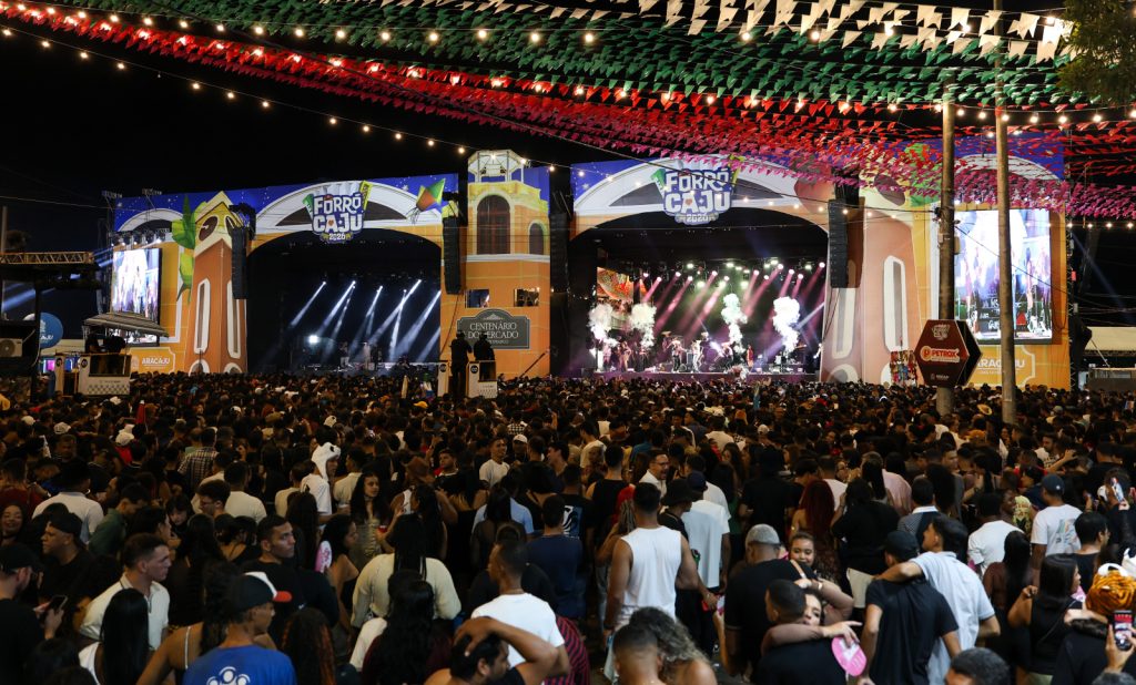 Forró Caju traz sertanejo e forró em programação diversificada nesta segunda-feira