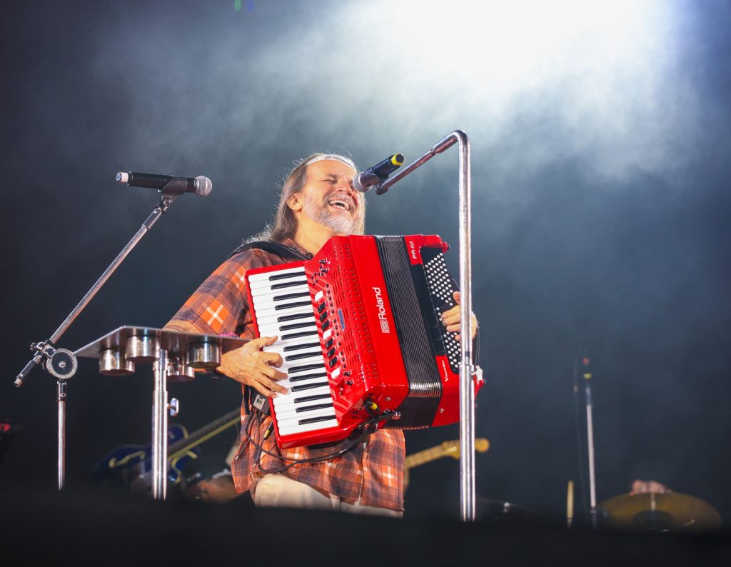 Forró e Sertanejo Agitam Noite do Forró Caju na Praça dos Mercados