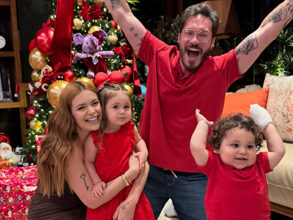 Eliezer defende Viih Tube após seguidora criticar reação do filho Ravi em vídeo