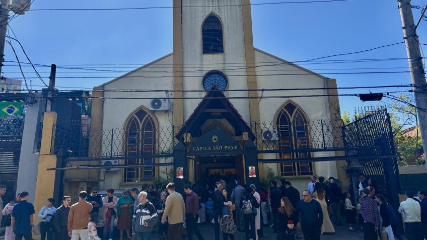 FSSPX promove missas em latim e ordena novos bispos em São Paulo