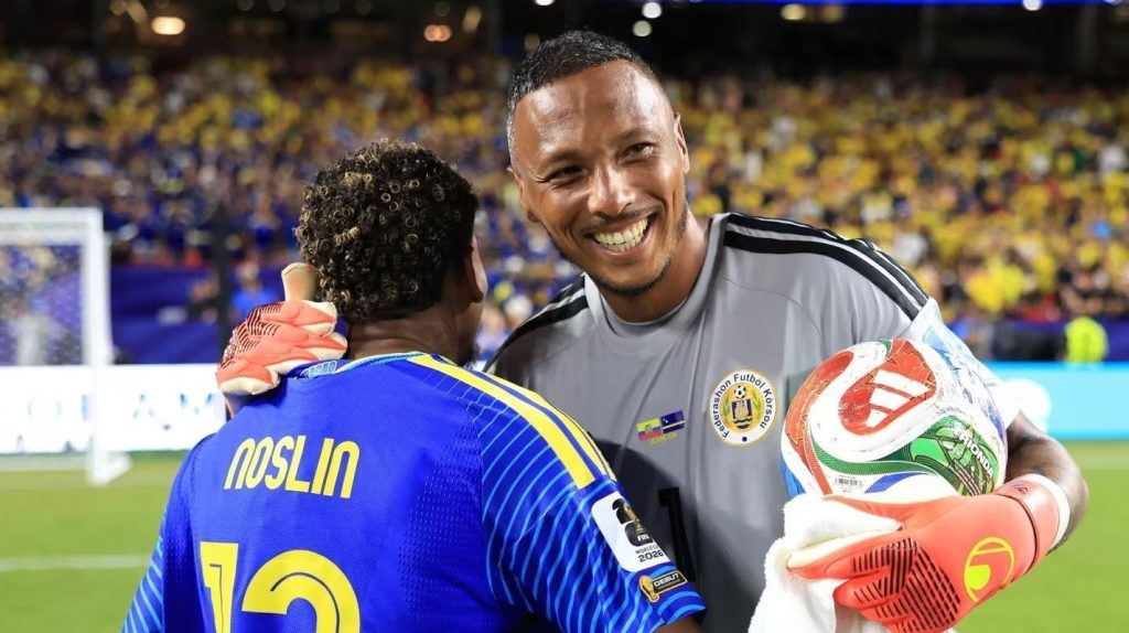 Goleiro faz 15 defesas, empata com Equador e vira herói de Curaçao