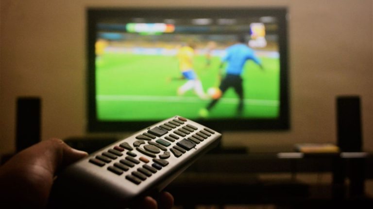 Gritou gol na Copa? Especialista ensina a recuperar a voz rapidamente