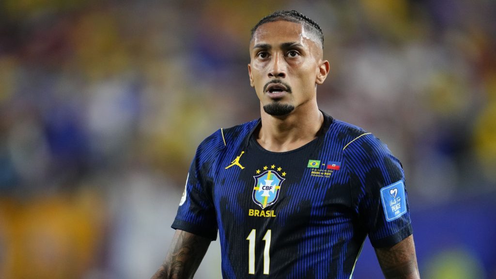 Holanda faz história na Copa com 100º gol e Brobbey brilha em dois tentos