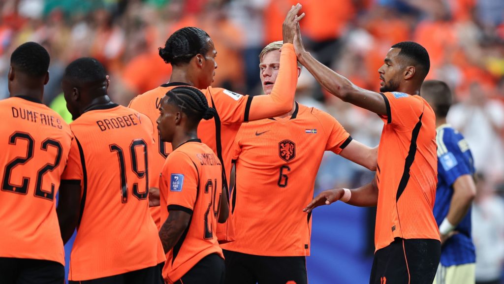 Holandeses dançam samba ao som de Carlinhos Brown antes de jogo na Copa