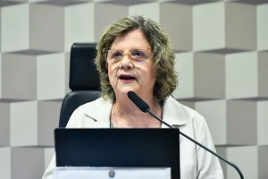 Mudança em Brasília: Teresa Leitão assume liderança do governo no Senado após saída de Jaques Wagner