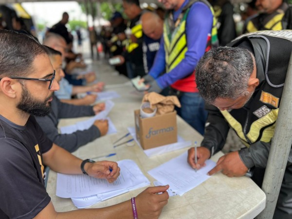 Prefeitura de Itabaiana entrega mais de 300 kits contendo itens fundamentais para os mototaxistas que atuam na cidade 8 image