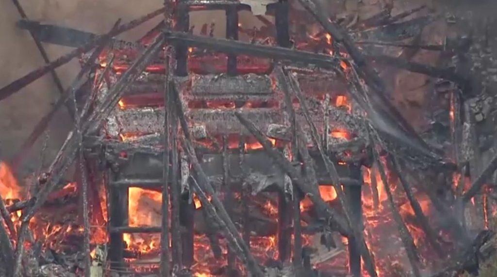 Incêndio em escola de Tóquio fere alunos por inalação de fumaça
