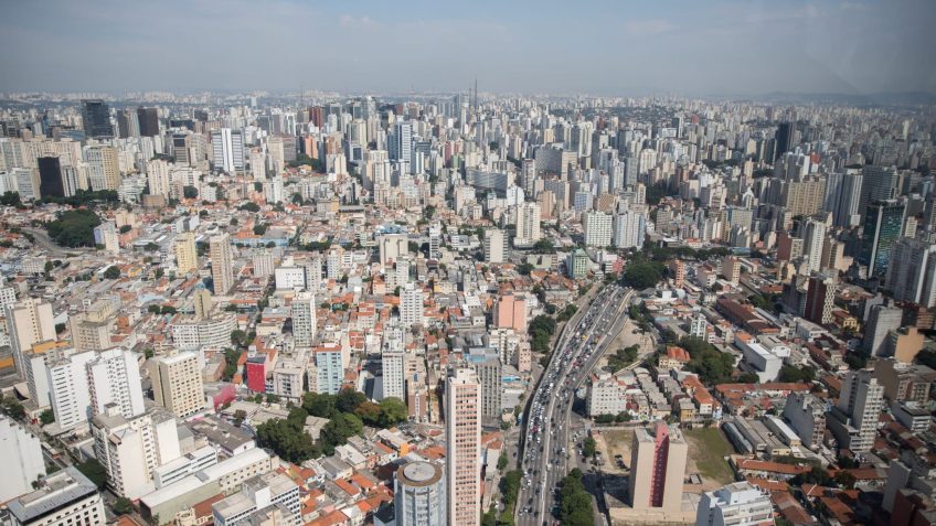 Indústria puxa PIB de SP para alta de 3,2% em março de 2026