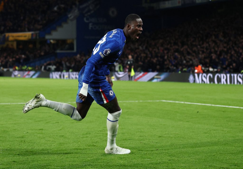 Inglaterra convoca zagueiro às vésperas de estreia na Copa após lesão