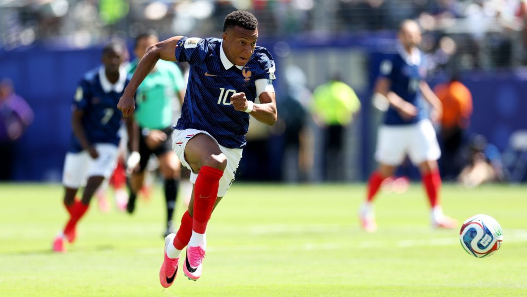 Inglaterra estreia no Mundial 2026 marcada por furto e tornado