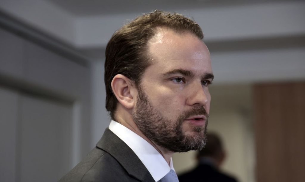 Novo Desenrola já beneficiou mais de 6 milhões de pessoas, diz ministro Dario Durigan