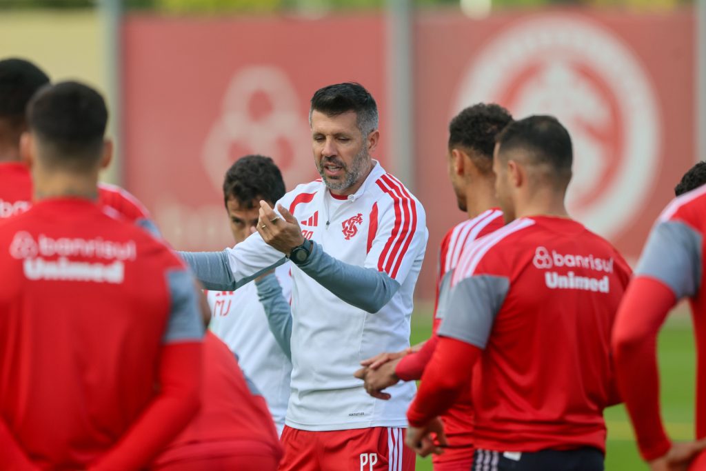 Inter usa pausa da Copa para ajustes com Pezzolano antes do Brasileirão