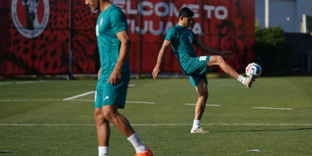 Irã deixa carta pedindo paz em vestiário nos EUA após jogo da Copa